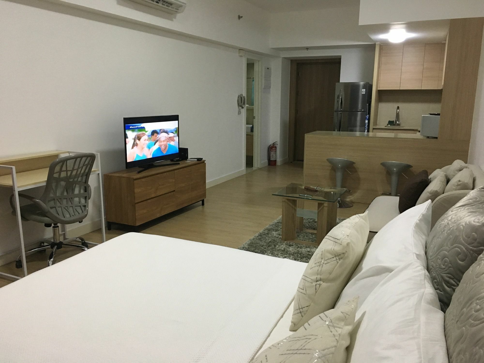 Shang Luxury Suites Мандалуйонг Экстерьер фото