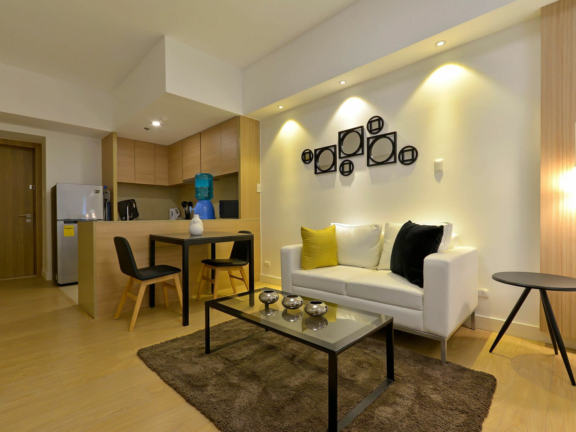 Shang Luxury Suites Мандалуйонг Экстерьер фото
